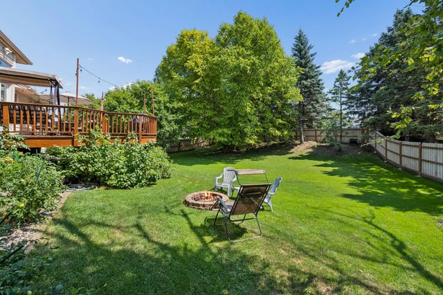 191 South Shore Court, Chanhassen, MN 55317