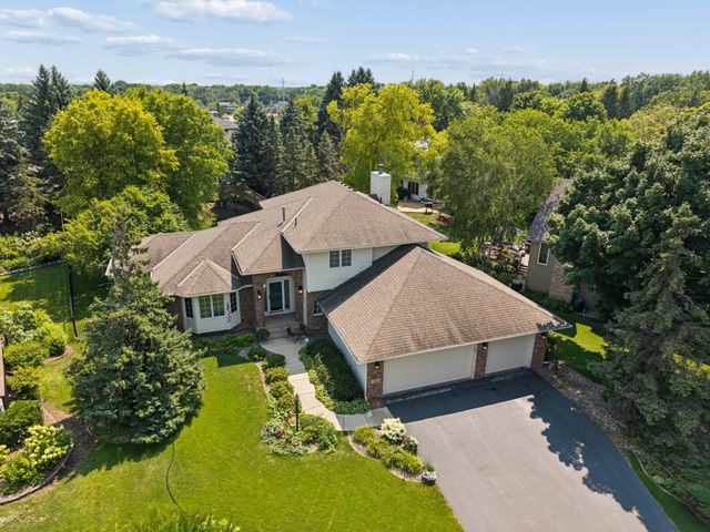 191 South Shore Court, Chanhassen, MN 55317