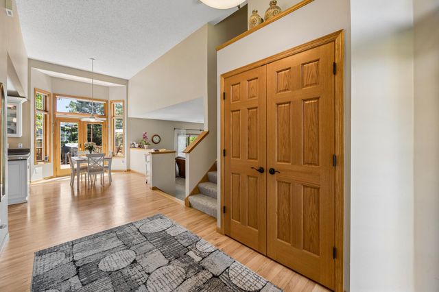 191 South Shore Court, Chanhassen, MN 55317