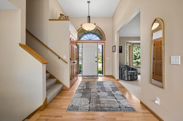 191 South Shore Court, Chanhassen, MN 55317