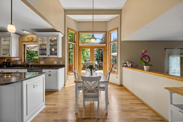 191 South Shore Court, Chanhassen, MN 55317