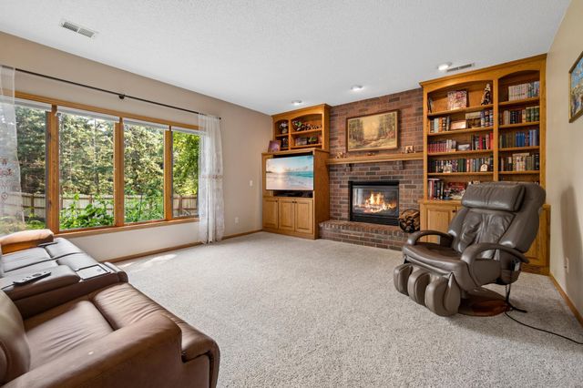 191 South Shore Court, Chanhassen, MN 55317