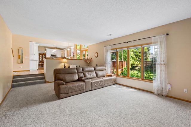 191 South Shore Court, Chanhassen, MN 55317