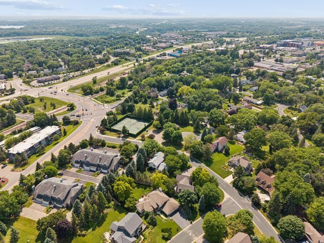 191 South Shore Court, Chanhassen, MN 55317