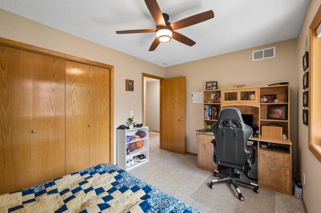 191 South Shore Court, Chanhassen, MN 55317