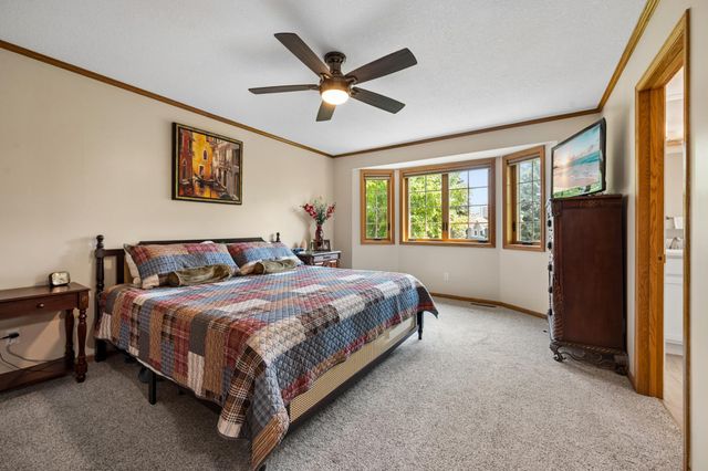 191 South Shore Court, Chanhassen, MN 55317