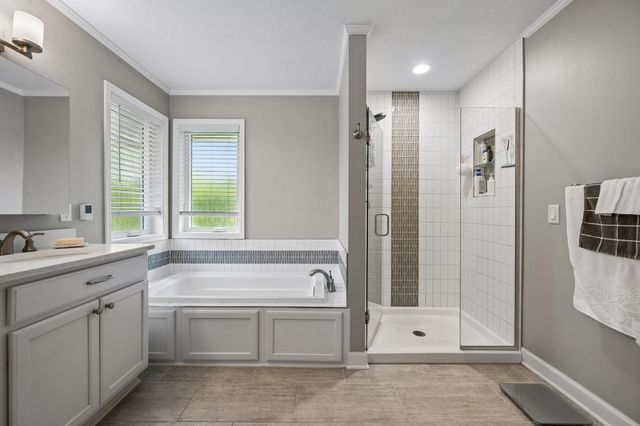 191 South Shore Court, Chanhassen, MN 55317