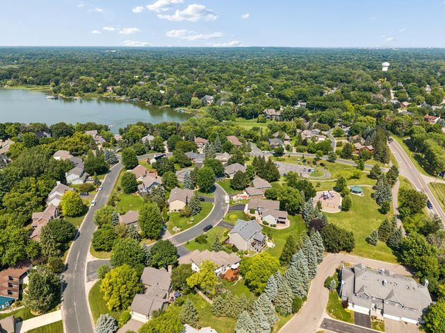 191 South Shore Court, Chanhassen, MN 55317