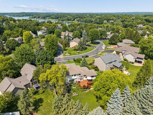 191 South Shore Court, Chanhassen, MN 55317