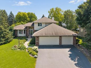 191 South Shore Court, Chanhassen, MN 55317