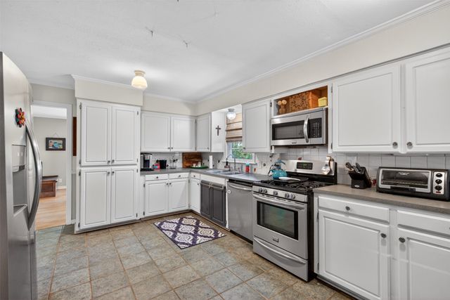 4827 Gilbert Drive, Shreveport, LA 71106