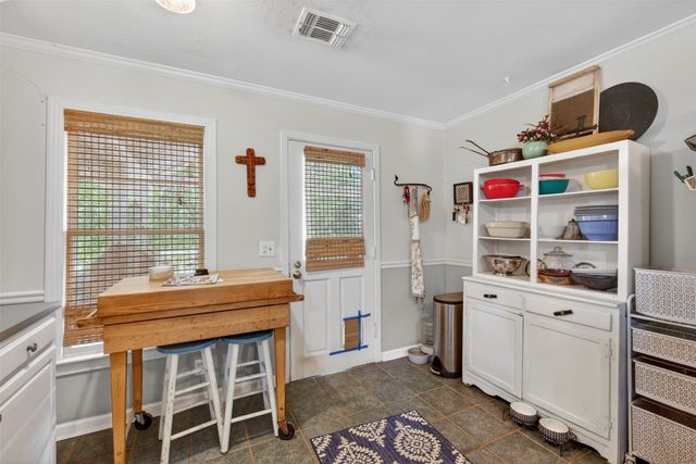 4827 Gilbert Drive, Shreveport, LA 71106