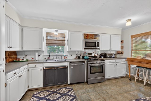 4827 Gilbert Drive, Shreveport, LA 71106