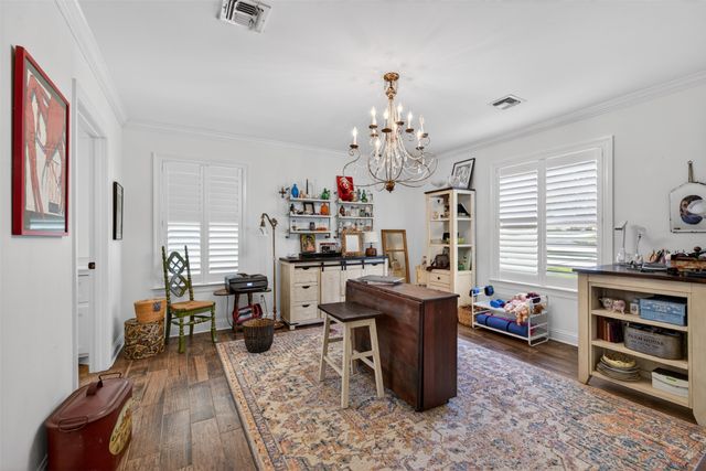 4827 Gilbert Drive, Shreveport, LA 71106