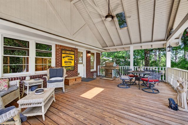 4827 Gilbert Drive, Shreveport, LA 71106