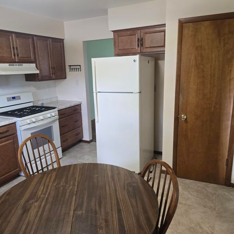 9383 Roosevelt Street, Crown Point, IN 46307