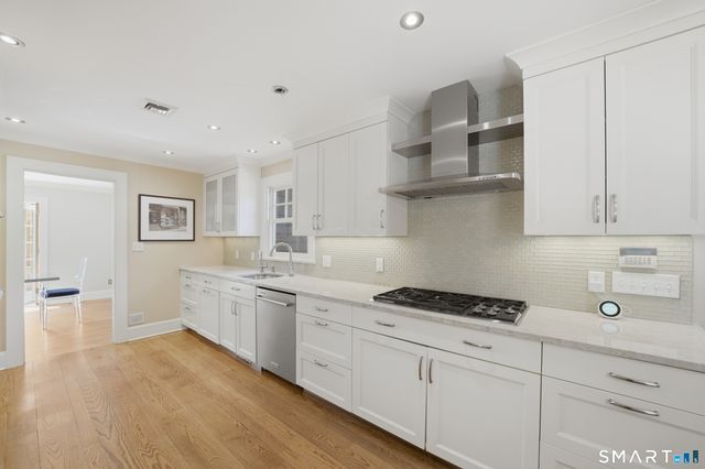 21 Nearwater Lane, Darien, CT 06820