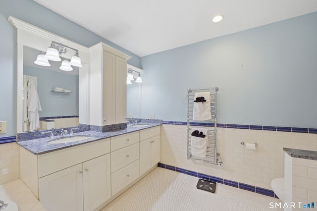 21 Nearwater Lane, Darien, CT 06820