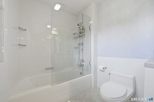 21 Nearwater Lane, Darien, CT 06820