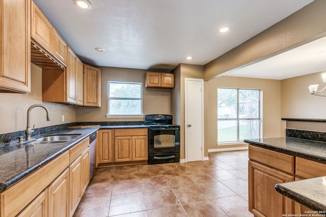 8503 RIDGE STONE ST, San Antonio, TX 78251