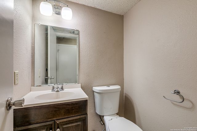 8503 RIDGE STONE ST, San Antonio, TX 78251