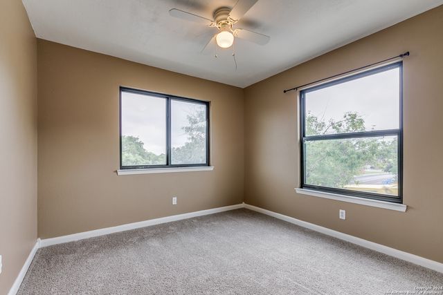 8503 RIDGE STONE ST, San Antonio, TX 78251