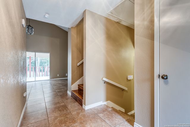 8503 RIDGE STONE ST, San Antonio, TX 78251