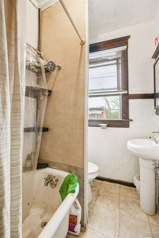 4200 College Avenue, St Louis, MO 63107