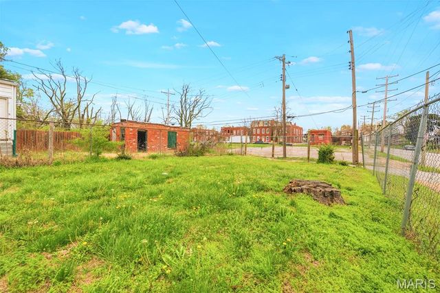 4200 College Avenue, St Louis, MO 63107