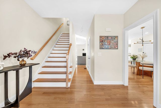 8 Nightview Pl, Millbury, MA 01527