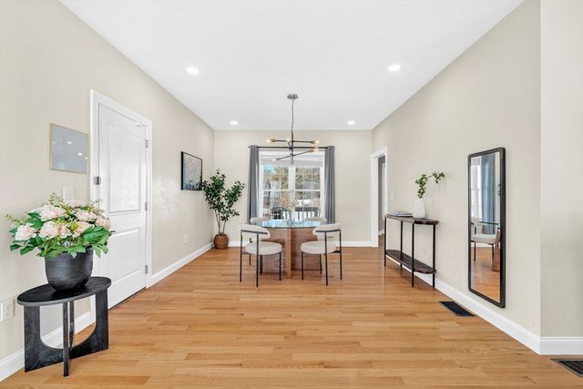 8 Nightview Pl, Millbury, MA 01527