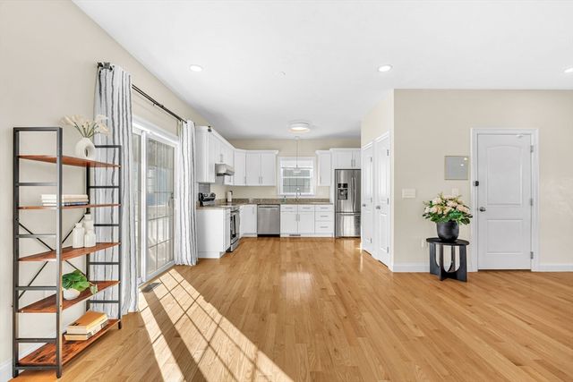 8 Nightview Pl, Millbury, MA 01527