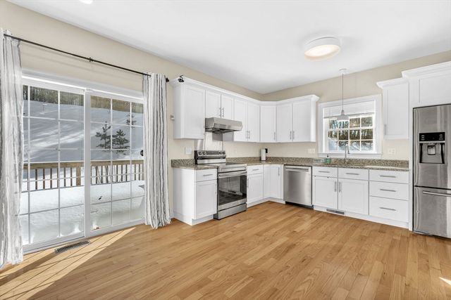 8 Nightview Pl, Millbury, MA 01527