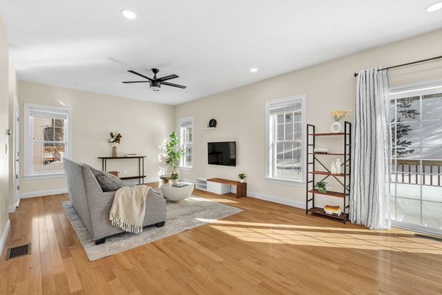 8 Nightview Pl, Millbury, MA 01527