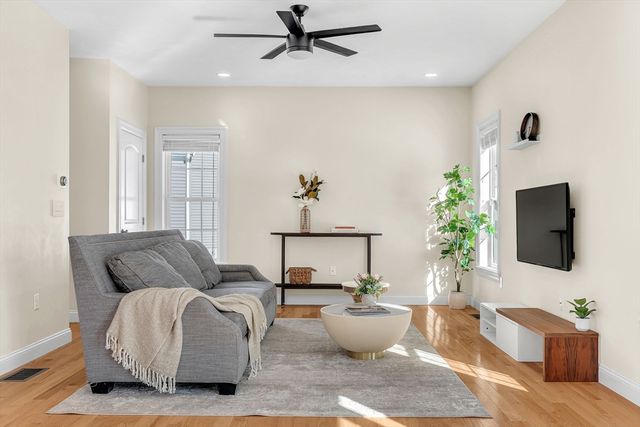 8 Nightview Pl, Millbury, MA 01527