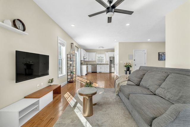 8 Nightview Pl, Millbury, MA 01527