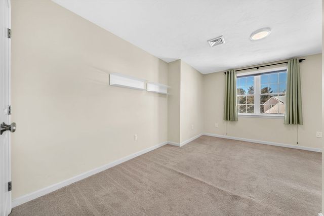 8 Nightview Pl, Millbury, MA 01527