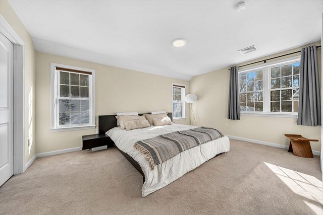 8 Nightview Pl, Millbury, MA 01527