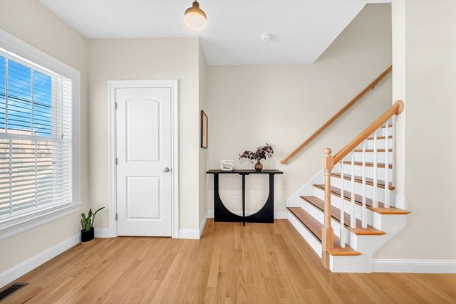 8 Nightview Pl, Millbury, MA 01527