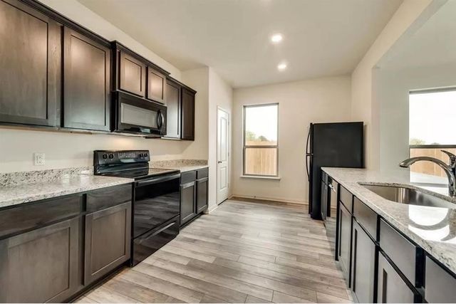 816 Mallorie Lane, Ferris, TX 75125