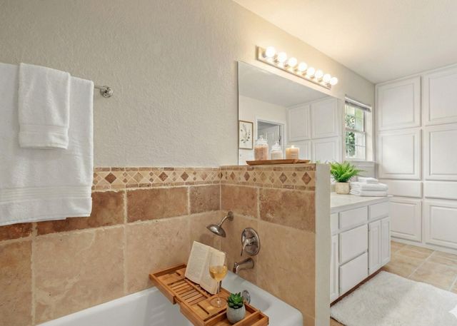 350 Lost River RD, Georgetown, TX 78628