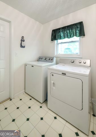 396 Pam Street, Wedowee, AL 36278