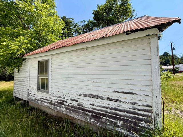 150 School Street, Effingham, NH 03882