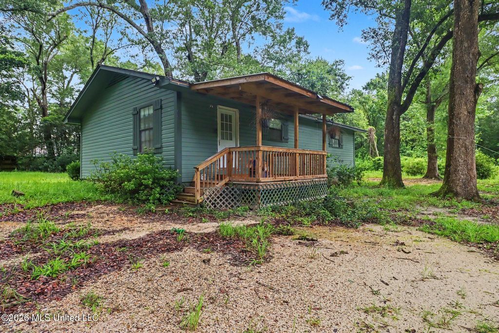 11043 Honey Dew Lane, Gulfport, MS 39503