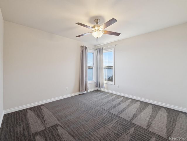 3756 Newport Way Drive, Waterford Charter Township, MI 48329