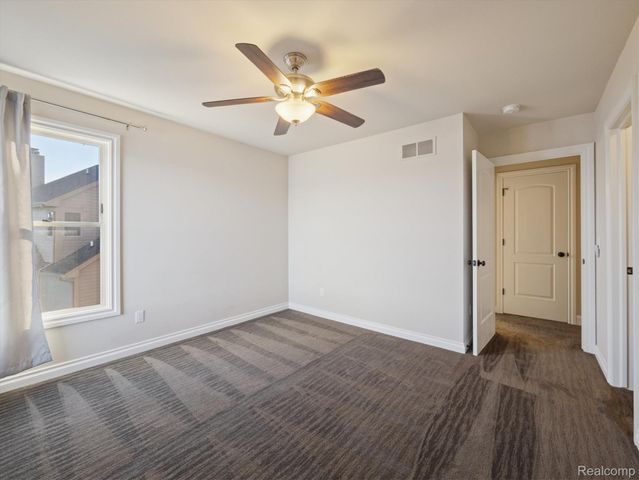 3756 Newport Way Drive, Waterford Charter Township, MI 48329