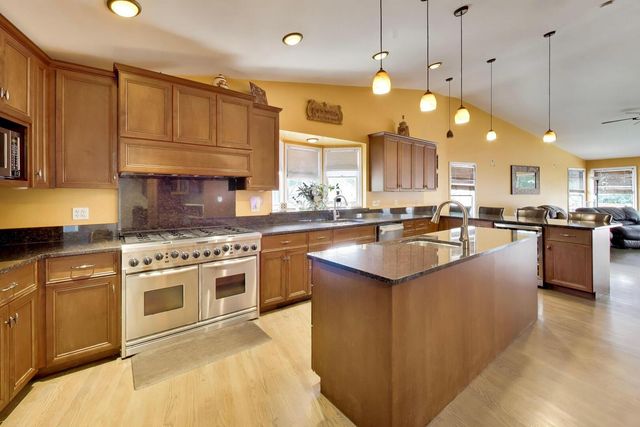 7309 Seminole Court, Darien, IL 60561