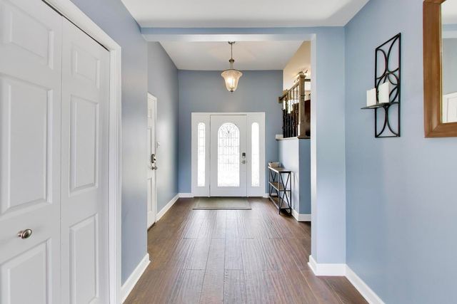 7309 Seminole Court, Darien, IL 60561