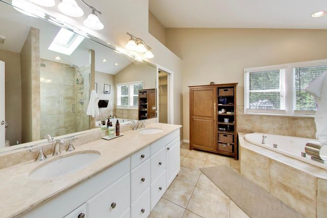 7309 Seminole Court, Darien, IL 60561