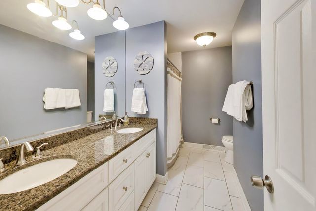 7309 Seminole Court, Darien, IL 60561